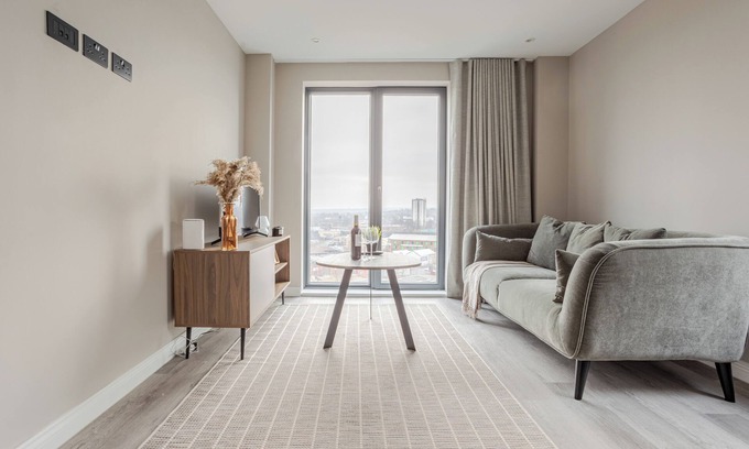 Holbeck Apartment | Springwell Gardens, Leeds