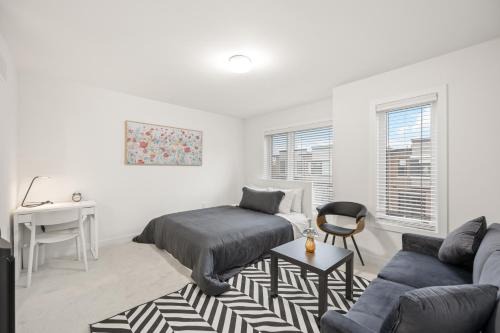 Bendale House | SPRUCE Private Suite with attached Full Bathroom in Toronto, Canada