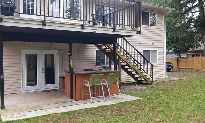 Cultus Lake House | sputum r. DO NOT BOOK. nnn