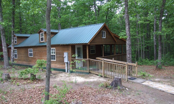 Spencer Cabin | SS-Secluded Cabin in Woods-Cumberland Plateau Retreat(Three + nights $75 off)
