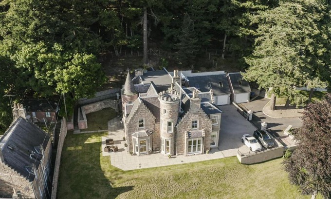 Ballater House | St Andrews House