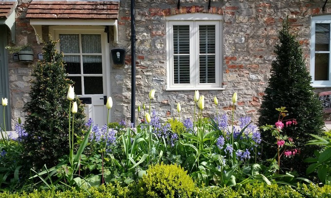 Wells House | St Etheldreda's Cottage, lovingly restored and impeccably presented