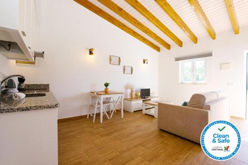 Alfarrobeira Apartment | St Johns Countryside Getaway