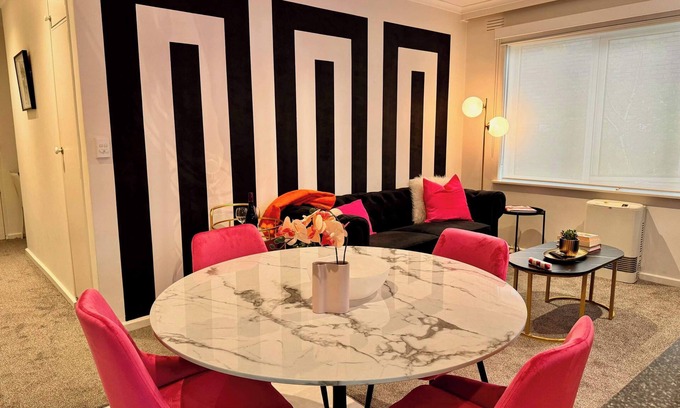 Elwood Apartment | St Kilda Elwood 2BR Aptmnt Parking near Beach