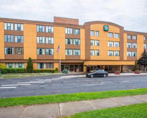 Massena Hotel | St Lawrence hotel