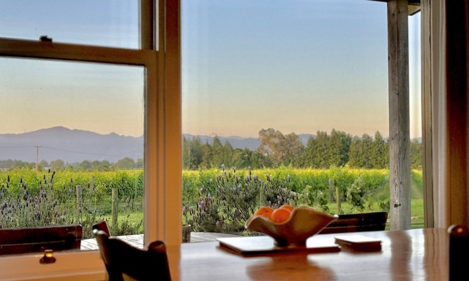 Springlands Bed & Breakfast | St Leonards Vineyard Cottages