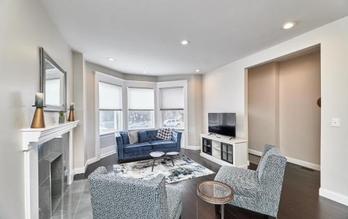 Central West End Apartment | St Louis 2BD 2BA, Forest park, BJ Hospital, Science Center, eats