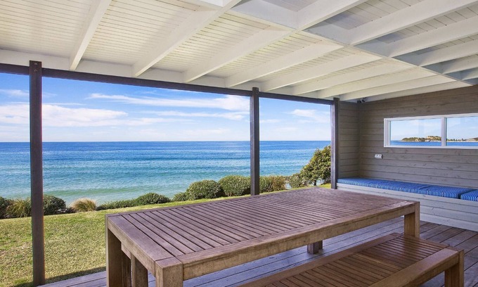 Wamberal House | ST MALO | Beachfron , Ocean Views | Accom Holidays