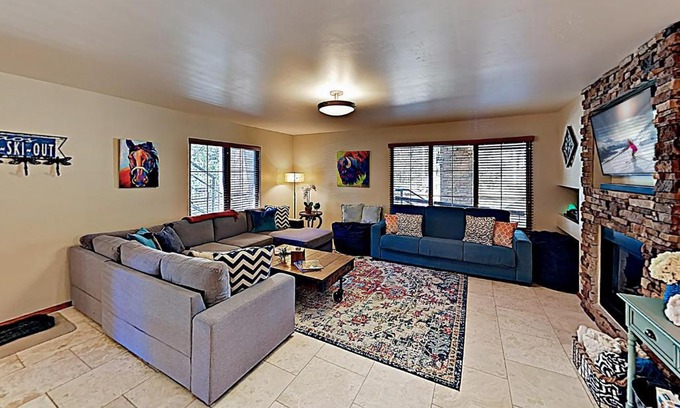 Taos Ski Valley House | St Moritz Condos 202