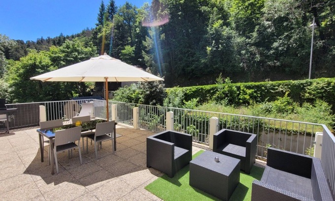 Saint-Nectaire Apartment | St Nectaire: Balneo apartment with large standing terrace