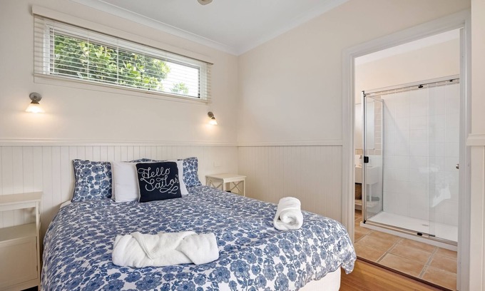 Sorrento Cottage | ST PAULS PINK BAYSIDE SELF CONTAINED COTTAGE IN SORRENTO