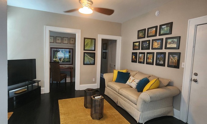 Crescent Lake Apartment | St Pete's Melrose Place - Two Bedroom - Great Location