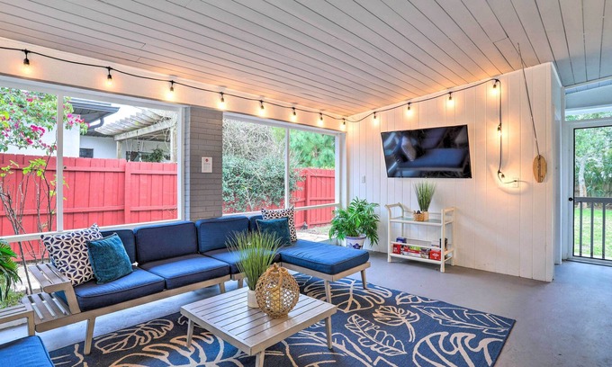 Greater Pinellas Point House | St Petersburg Getaway: Yard, Walk to Bay!