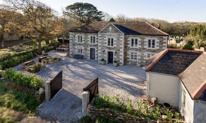 Truro House | St Piran's Church House