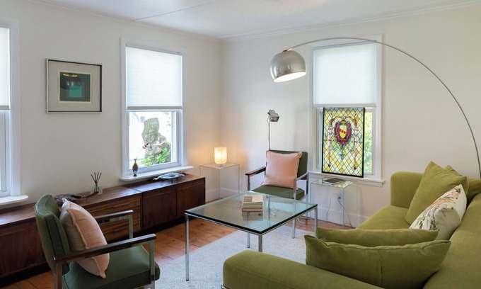 Staatsburg House | Staatsburg Parsonage - A tranquil 4-bedroom house with AC