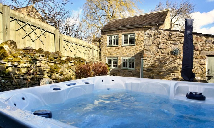 Bellerby House | Stable Cottage by Interhome
