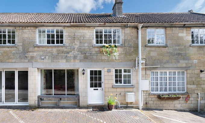 Winsley Cottage | Stable Cottage, Freshford just 10mins by train and 15mins by car from Bath