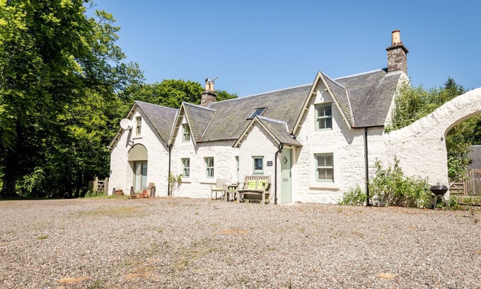 Dunblane Cottage | Stable Cottage Sleeps 4 (2 Bedrooms) On Scottish Country Estate