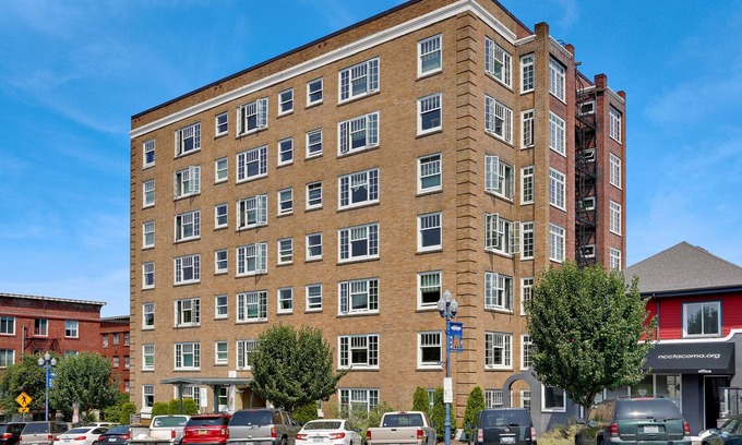 Stadium District Apartment | Stadium District Room With A View