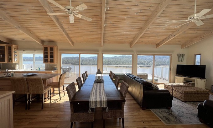 Oak Shores House | Stairway to Naci Heaven 180 degree lakefront views Pet Friendly, WIFI