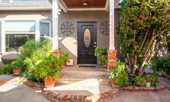 Whittier House | Stand-alone guest house no common walls