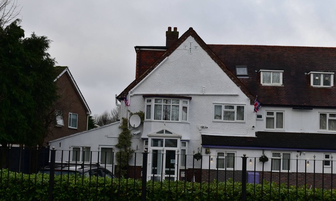 Marston Green House | Standard Double Room @ Royal Square Hotel Birmingham Airport & NEC