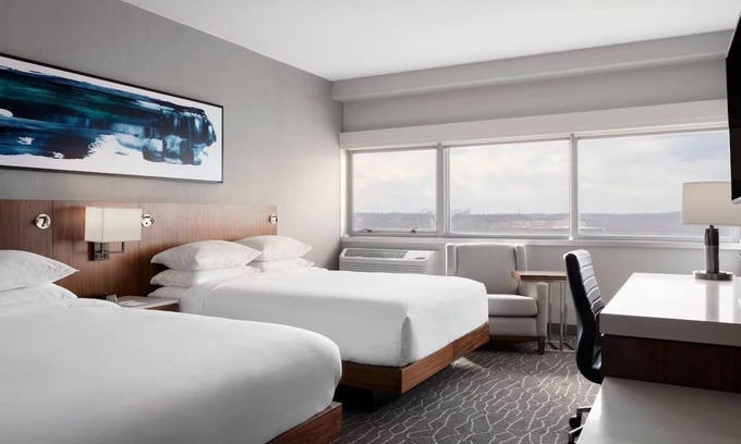 Iselin Hotel | Standard Room with 2 Beds at Delta Hotels by Marriott Woodbridge, 3 Units
