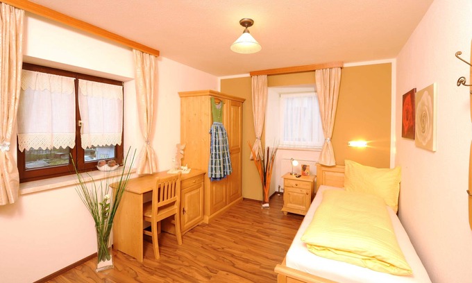 Aigen im Ennstal House | Standard Single Room - Kirchenwirt Aigen