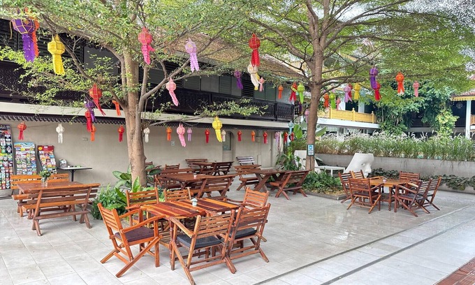 Su Thep House | Standard Twin Charm | Great for Friends