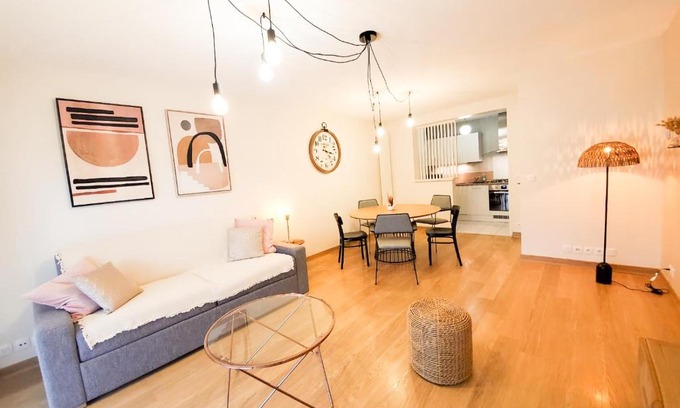 Centre-ville rive gauche Apartment | Standing appartement avec vue sur la Mayenne