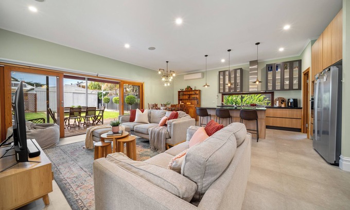 Woodville Park House | Stanley Stay - Sauna, Play Set, WiFi, Central Location!