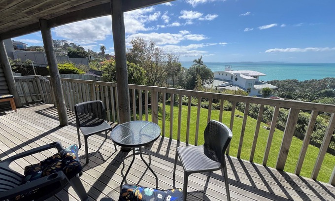 Stanmore Bay House | Stanmore Bay Log Cabin - Sea Views