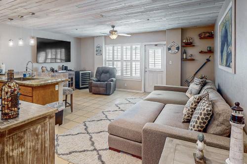 South Padre Island Apartment | Star Beachside Condominiums 106