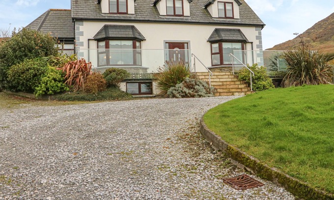 Eyeries Cottage | STARBAY HOUSE, pet friendly, with open fire in Eyeries, County Cork