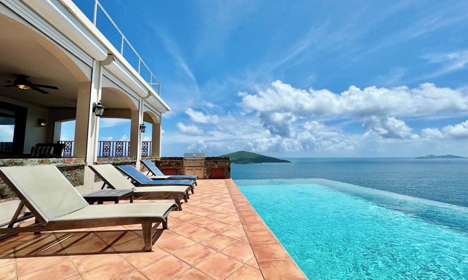 Rosendal Villa | - Stardust Villa - 5 minutes from Magens Bay!