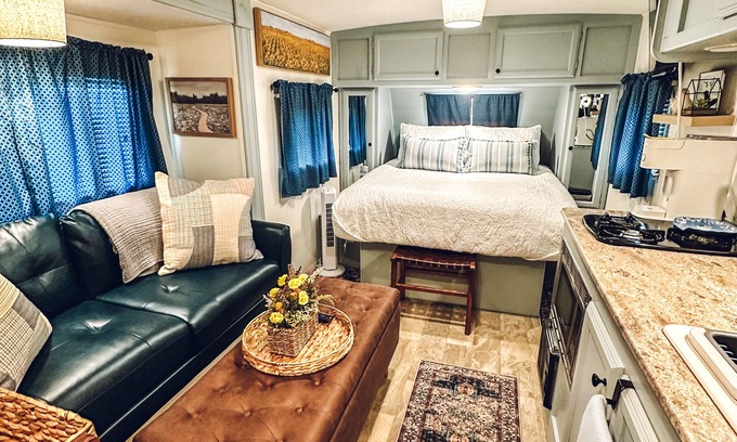 Springtown House | Starlight Retreat RV in Springtown with AC, WiFi