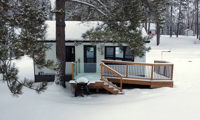Perry Cottage | Starlit Cabin at Algonquin Woods, Lake Front Cottage