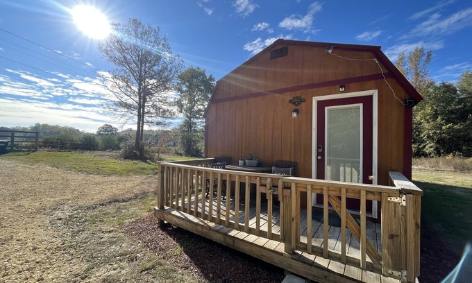 Red Level Cabin | Starry Sky Nights & Country Living on 40 acres Tiny Home