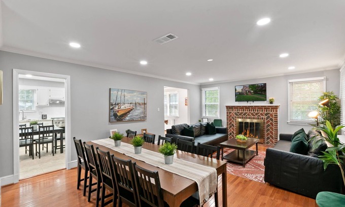 Potomac West House | Stately 5BR Historic Retreat - CozySuites