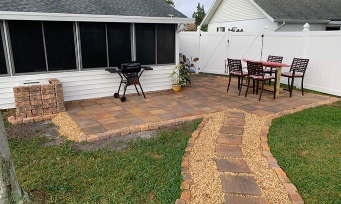 Sleepy Hollow House | Stay 5 Nights, Get 1 Night Free - 4 BR home in quiet setting close to everything