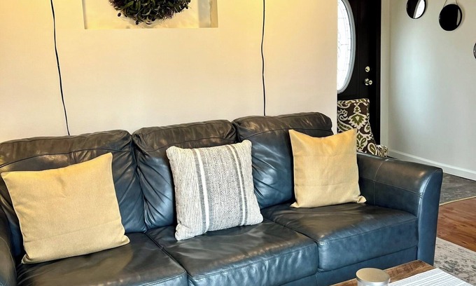 Altmar Cottage | Stay Awhile!Swim/Fish/BoatAutumn Lake. 2 mins. to Salmon River! Cottage5