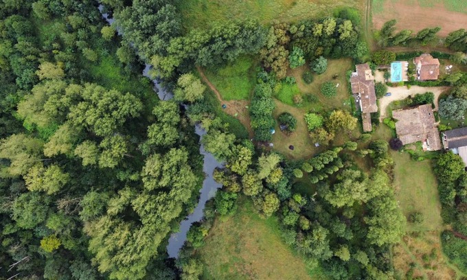 Voulon House | Stay in the heart of nature in this beautiful country house