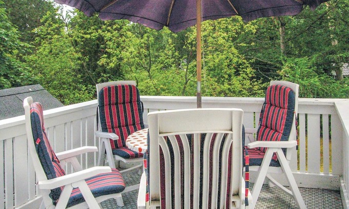 Gamla Staden-Sandskogen House | Stay in this cottage in Ystads Sandskog, just 1 km from the sea and the sandy beach. The house is co