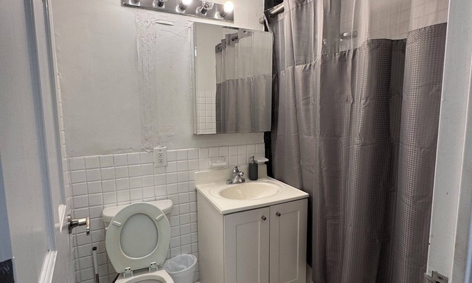 Midtown West Apartment | Stay in Times Square NYC! 2BR Apartments