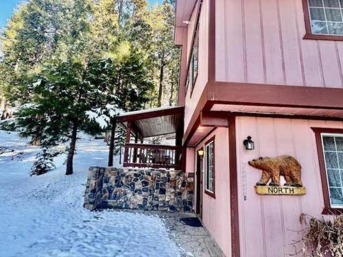 Yosemite West House | Stay in Yosemite-Cozy Bear North-Sleeps 5