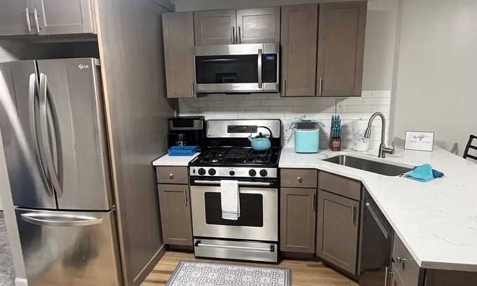 East Beverly Cottage | Stay near family or close to downtown, this cottage in Beverly has it all!