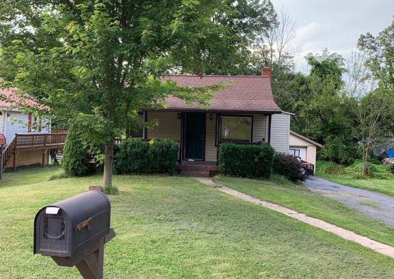 Duncannon House | Stay On State - 15 Min to Harrisburg, 30 Min to Carlisle 2BR tastefully decorated