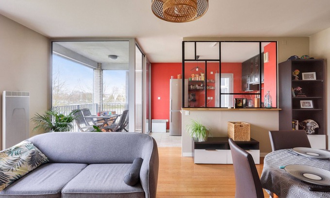 Republique - Les Ponts Apartment | Stay on the Ile de Nantes overlooking the Loire