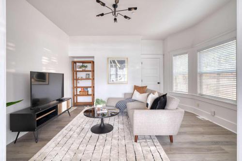 King House | Stay Portland - Soul District Mansion - Food Carts & Local Shops