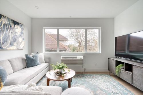Humboldt Apartment | Stay Portland - The Cascadia Retreat - Luxury Home - 90 WalkScore